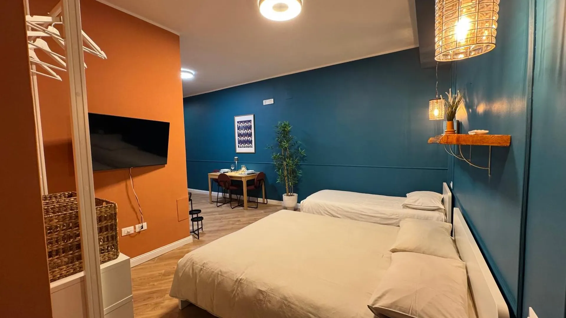 Art N Shelter Apartament Bari 0*,  Italy